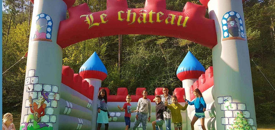 La-Dordogne-vous-accueille-dans-des-campings-familiaux