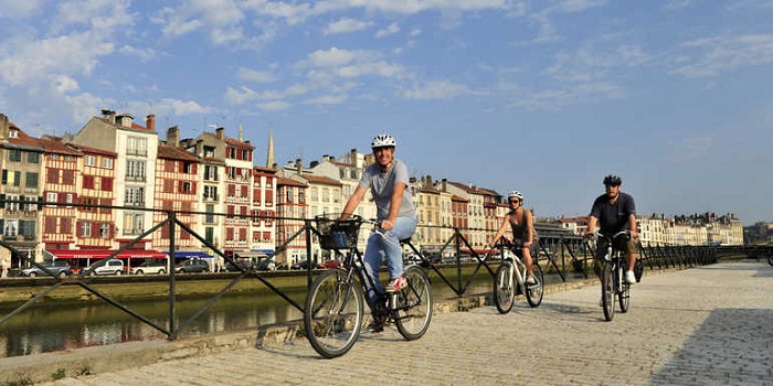 Saint-Jean-de-Luz : la ville adéquate pour des vacances animées
