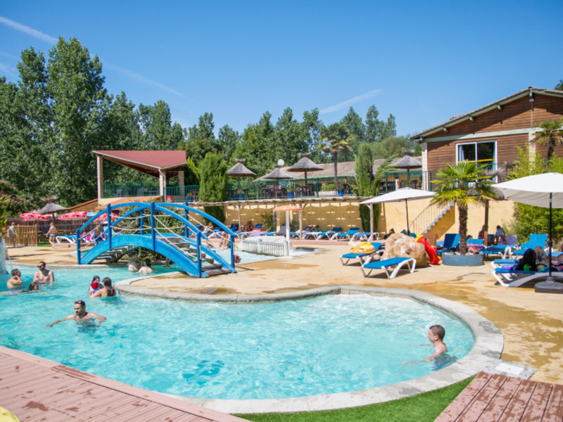 Combiner camping et loisirs aquatiques à Bayeux